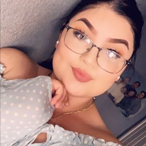 Meet your Posher, Daniela